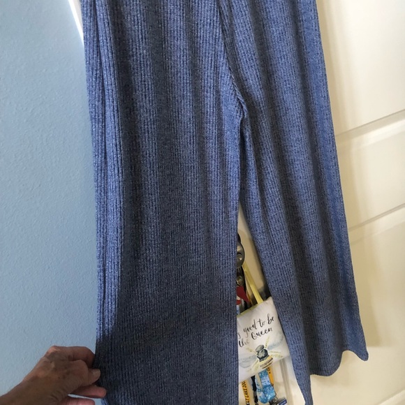 Gap. Size small jumpsuit. - Picture 5 of 7